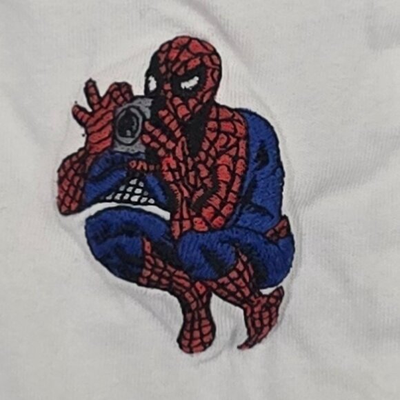 UT Marvel X Jason Polan SPIDERMAN SS Crewneck Embroidered Pocket T-Shirt White S - Picture 2 of 4
